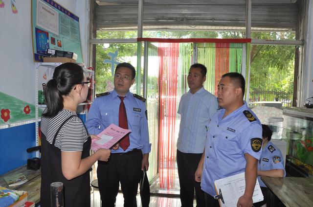 上下聯動 部門配合 中心街街道全力推進“五小行業”整治工作