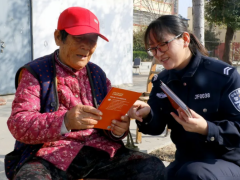 棗莊交警進(jìn)社區(qū)開展志愿服務(wù)活動(dòng)